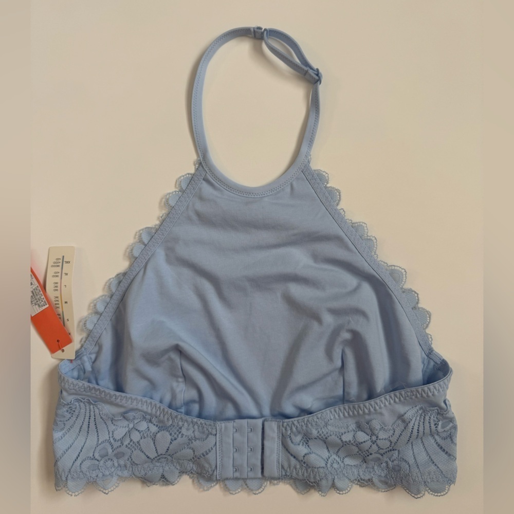 Colsie Women’s Seamless Blue Lace Bralette NWT Size Medium Halter Bra Top - Picture 2 of 4